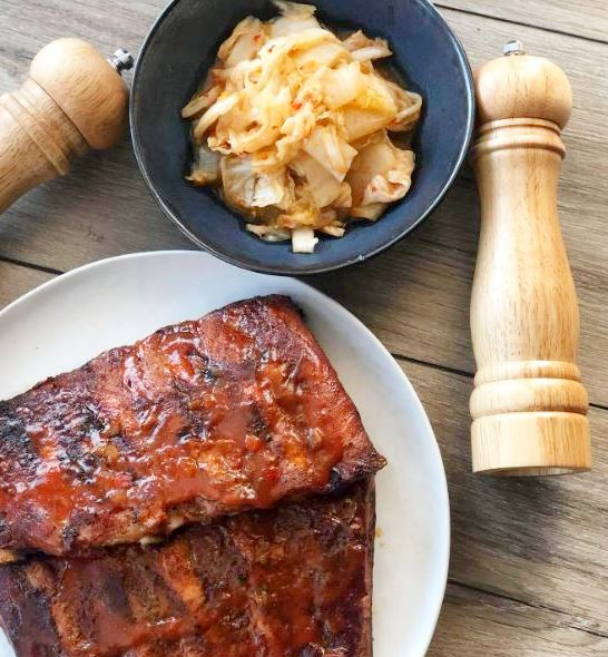 (Pats sau šefas) Kiaulienos šonkauliai su "Kimchi" kopūstais (min. kiekis 4 porc. * 15 eur.)