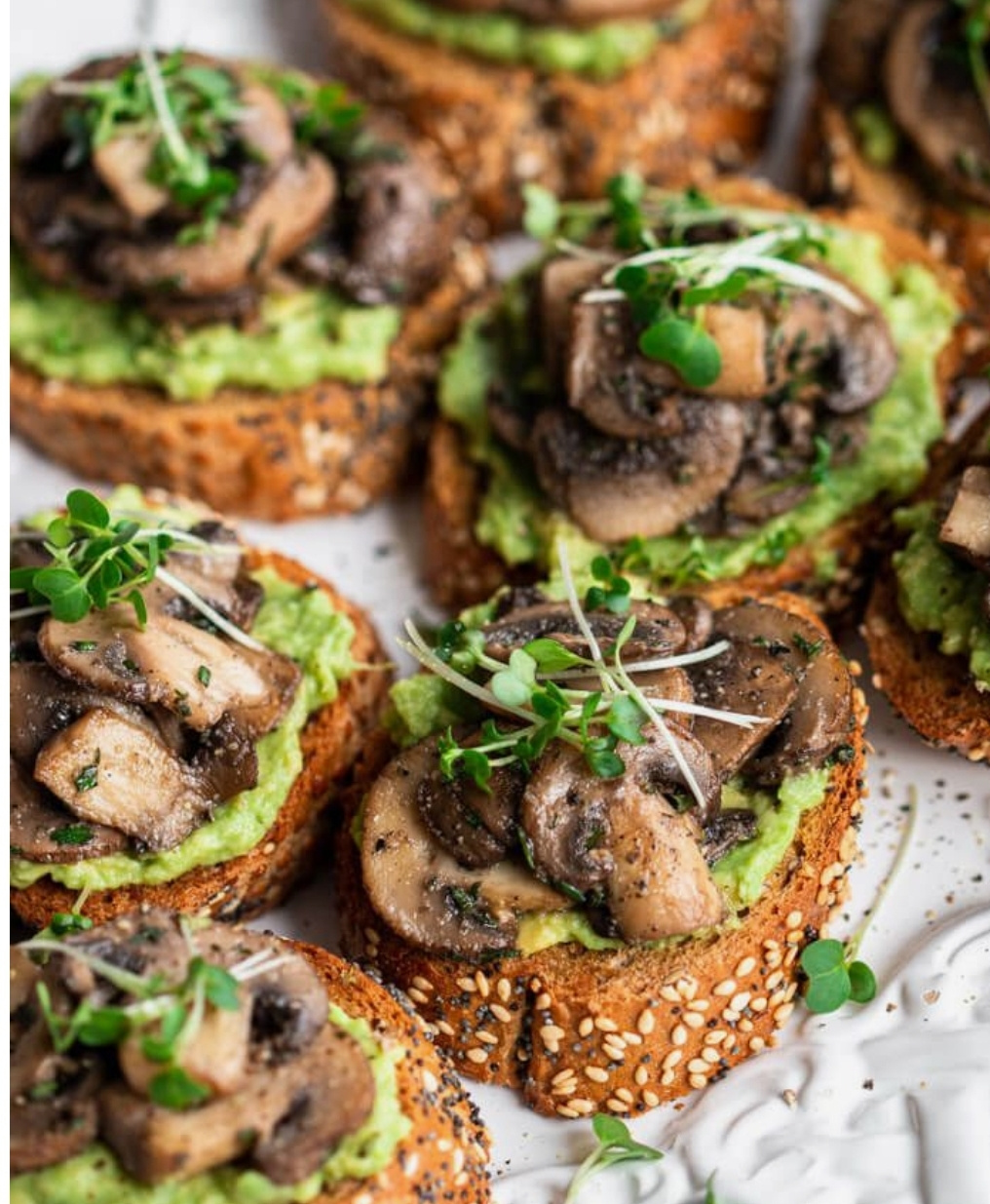 Bruschetta  tofu ir krapų kremu, bei keptais pievagrybiais (VEGAN) thumbnail 2