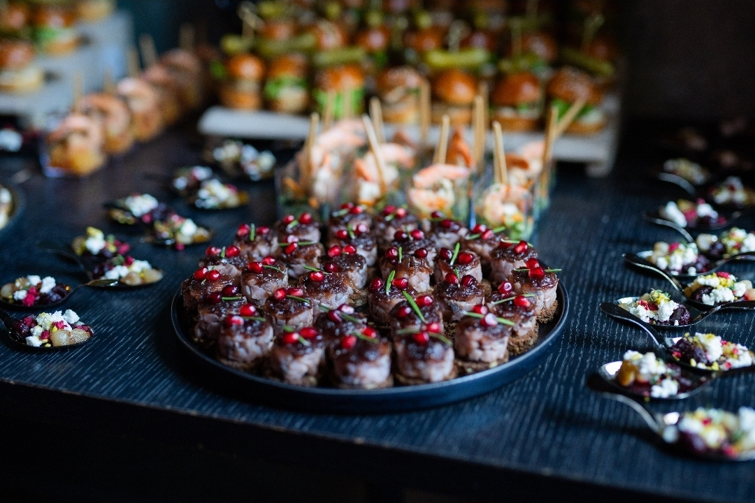 Silkės kapotinis su spanguolėmis ir karamelizuotais svogūnais thumbnail 3