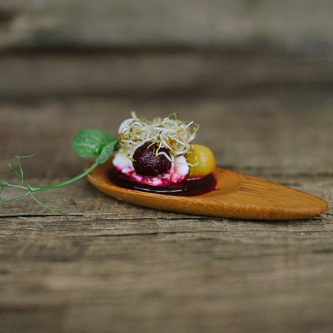 Ožkos sūrio užkandis su karamelizuotu burokėliu  ir kriauše (GLUTEN free)