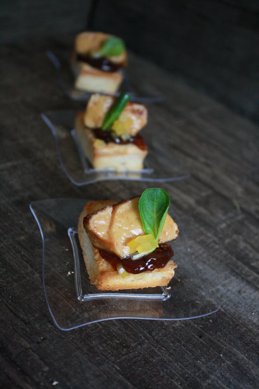 Brioche bandelė su kepta Foie Gras ir apelsinų drebučiais thumbnail 2
