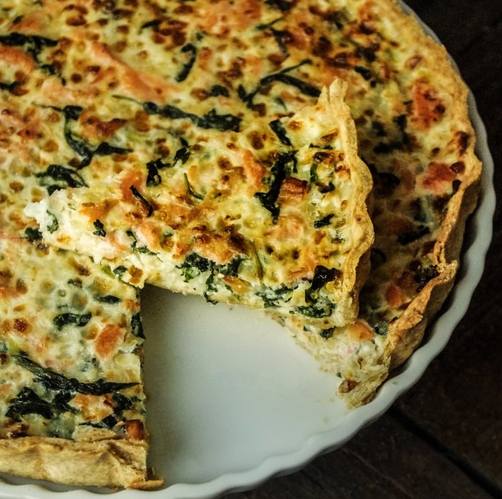 (Quiche) Kyšas su lašiša, špinatais ir grūdėta varške