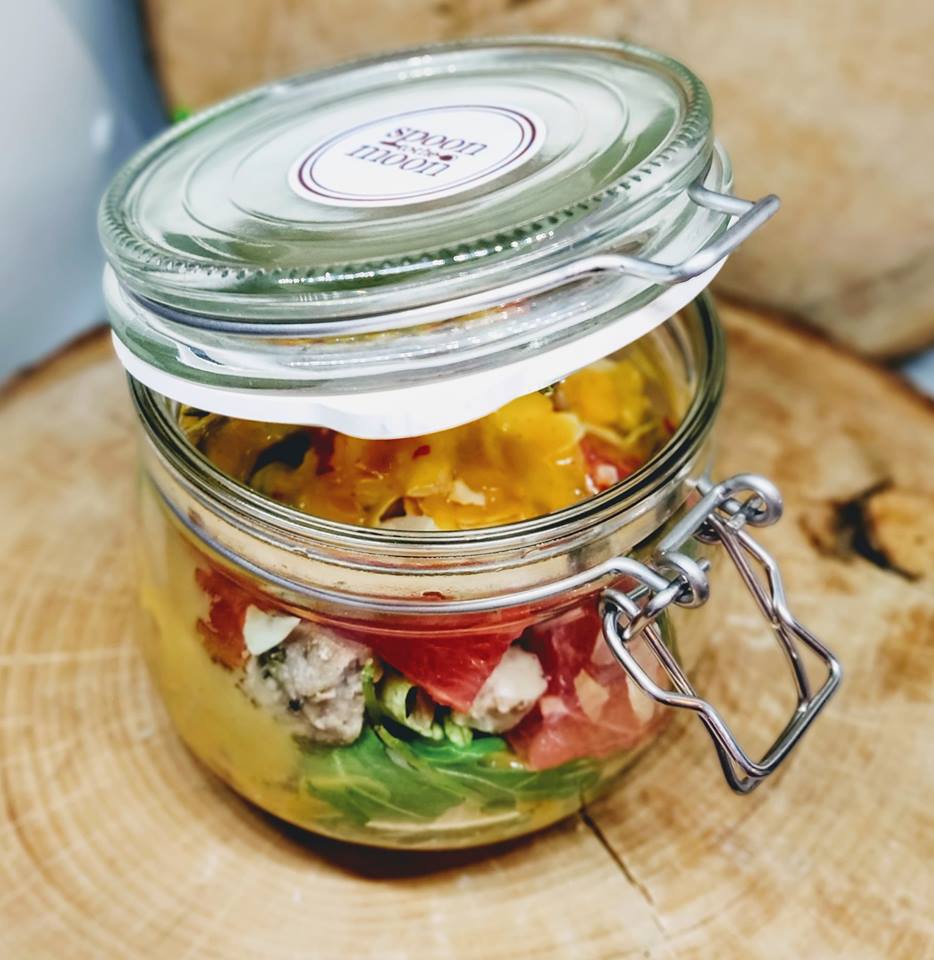SpoonMoon kalakutienos salotos su greipfrutais